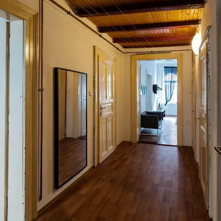 Apartment Cozy Manesova *